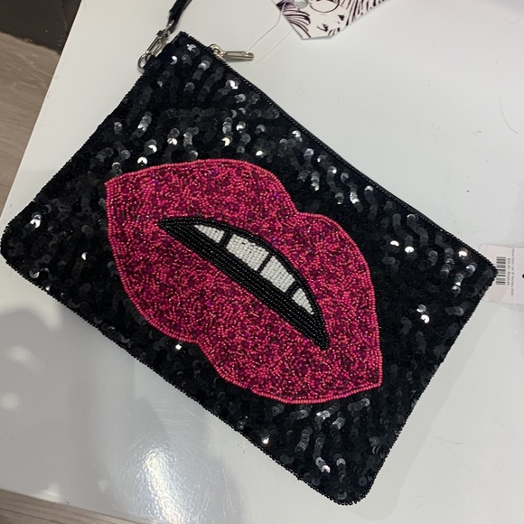 Bead Sequin lip clutch - Picture 10 of 15